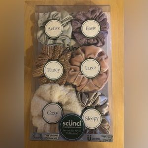 NEW Scunci brand original scrunchie box